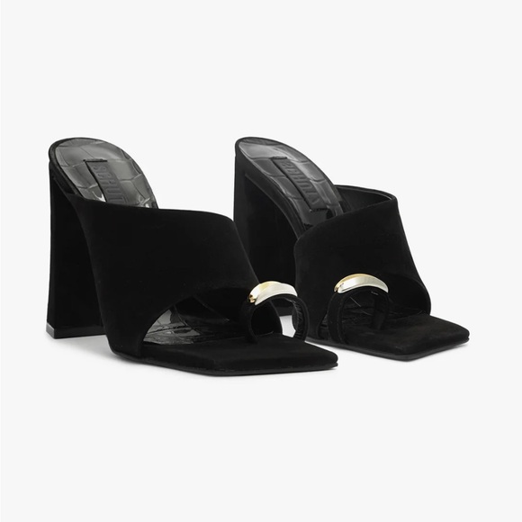 SCHUTZ Shoes - SCHUTZ Black and Gold Mules with Chunky Heel size 9B